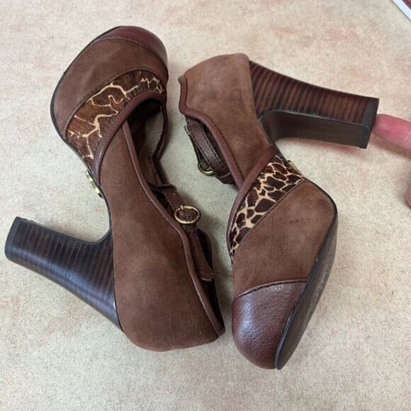 Fossil Giraffe Print Suede Faux Fur T-Strap Heels - Picture 5 of 16